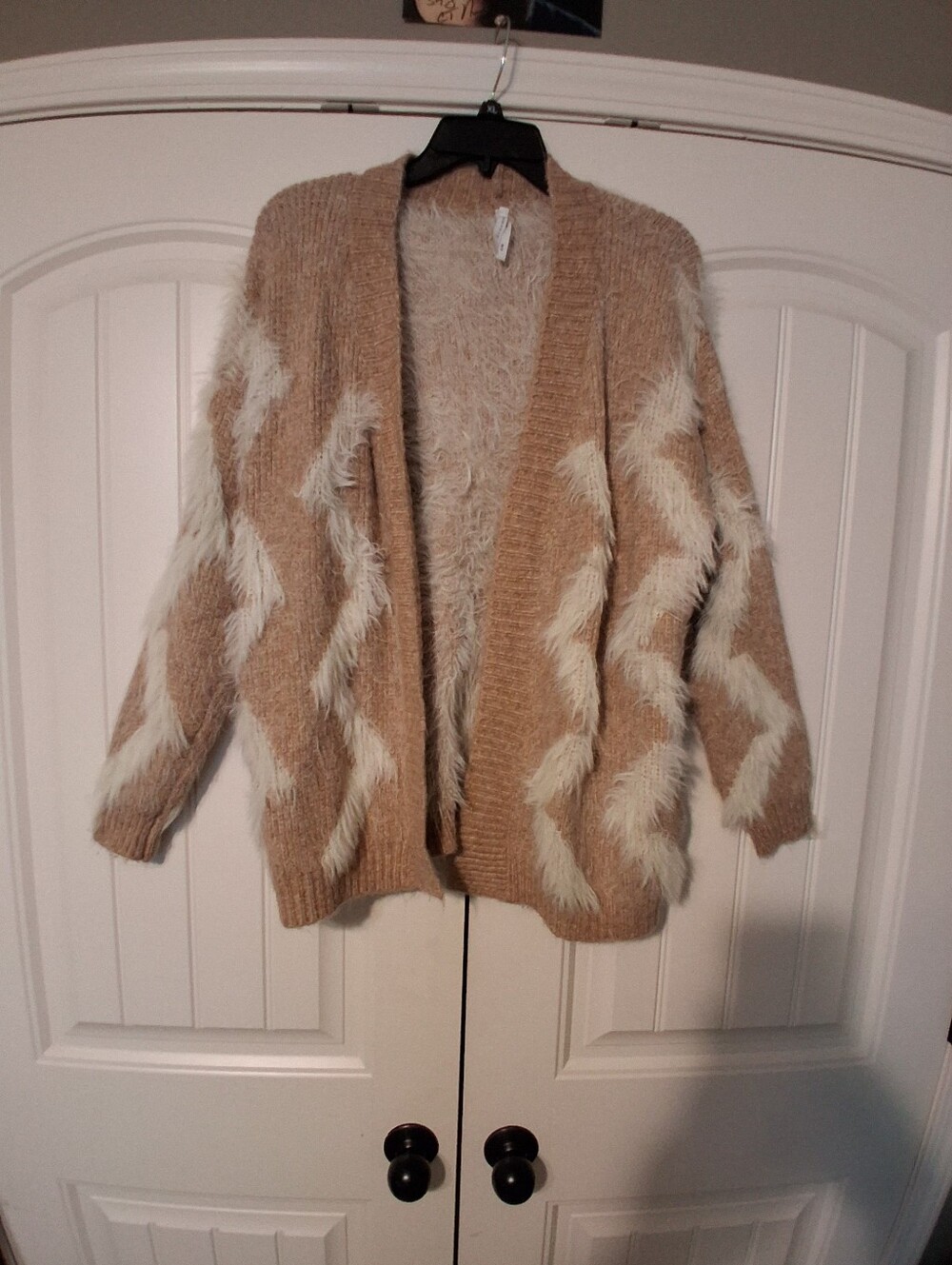 Dreamers Eyelash Shaggy Zig Zag Soft Tan Cream Open Front Cardigan Medium Pocket